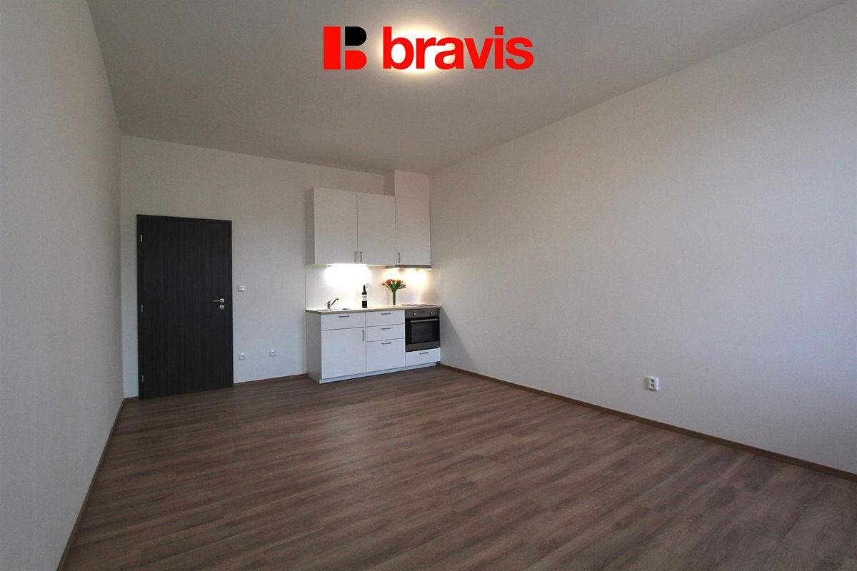 Pronájem bytu 1+kk 32 m² – fotografie 3