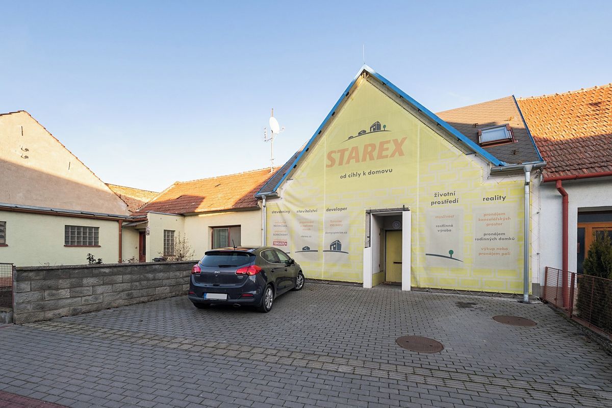 Pronájem kanceláře 179 m²