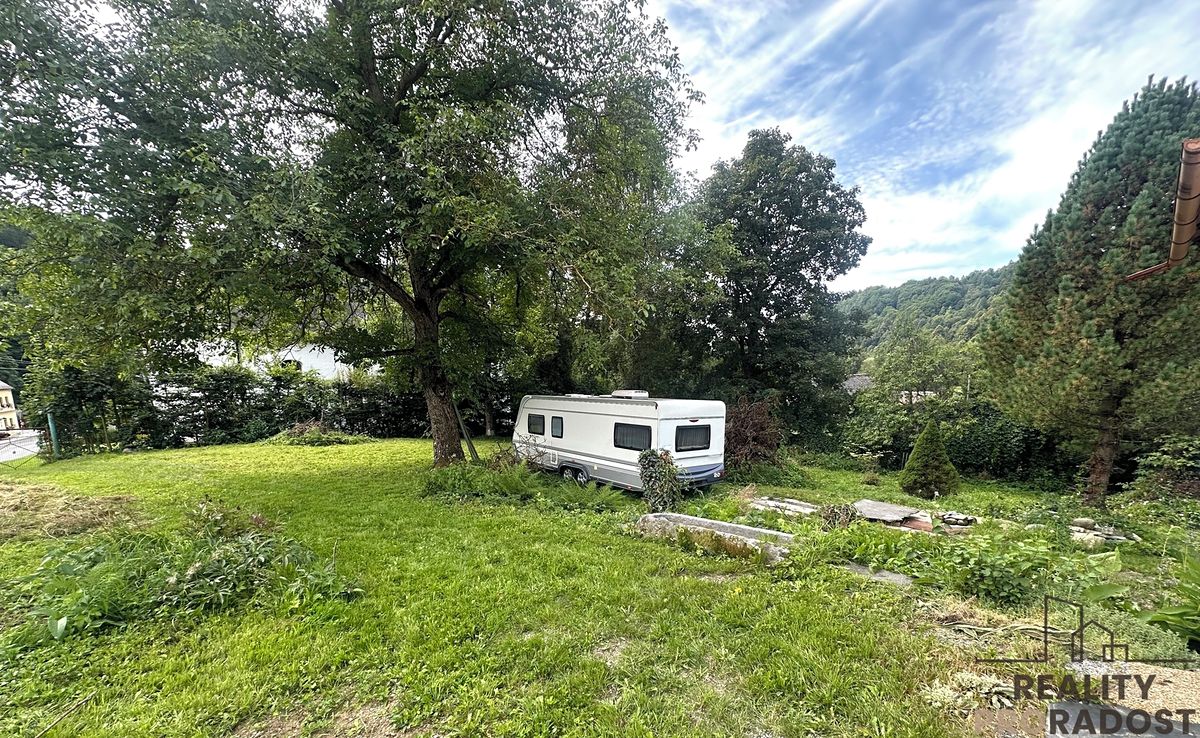 Prodej stavebního pozemku 799 m² – fotografie 2