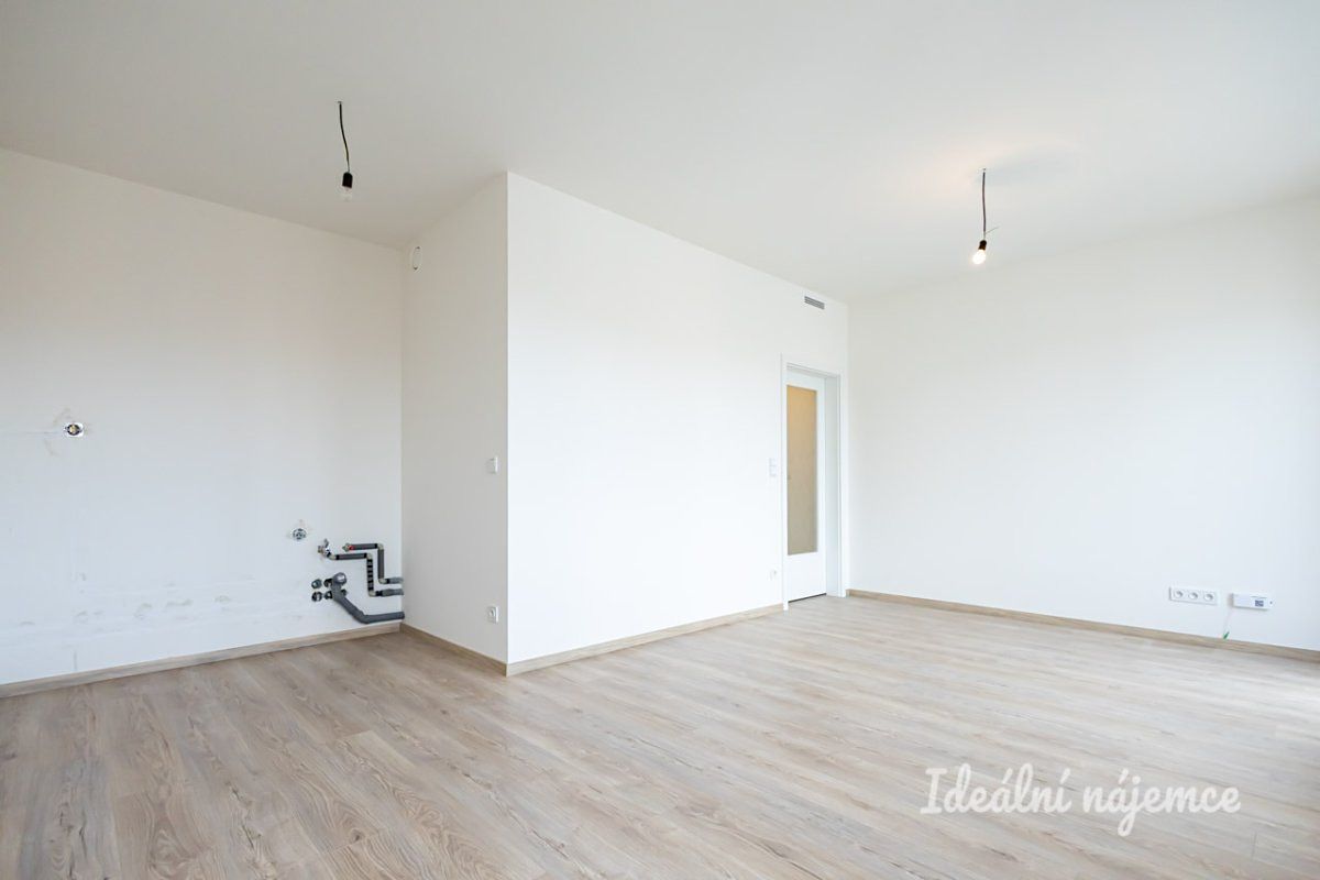 Pronájem bytu 1+kk 34 m² – fotografie 5