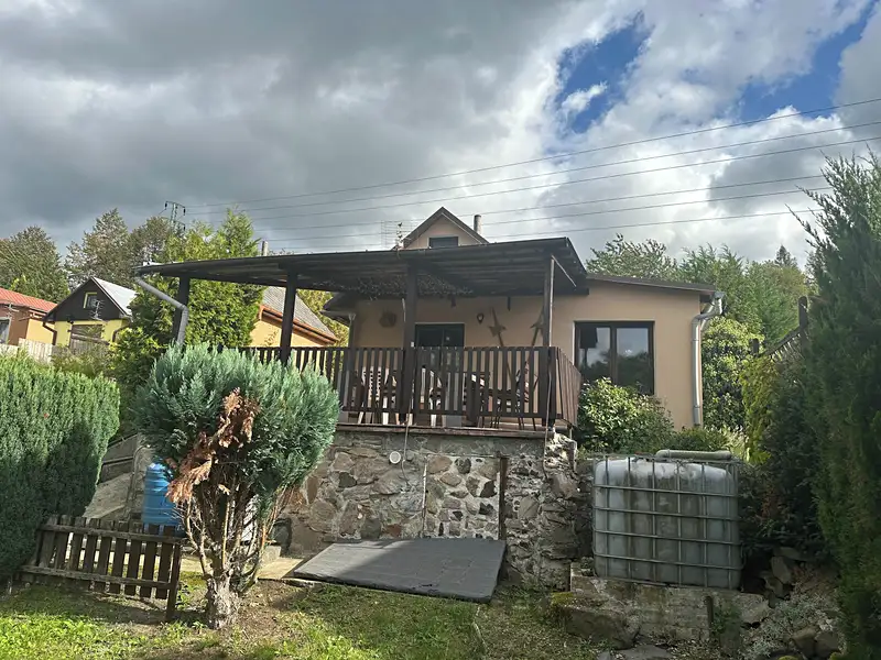 Prodej chaty 46 m², pozemek 380 m², Klášterec nad Ohří – náhled fotky 1