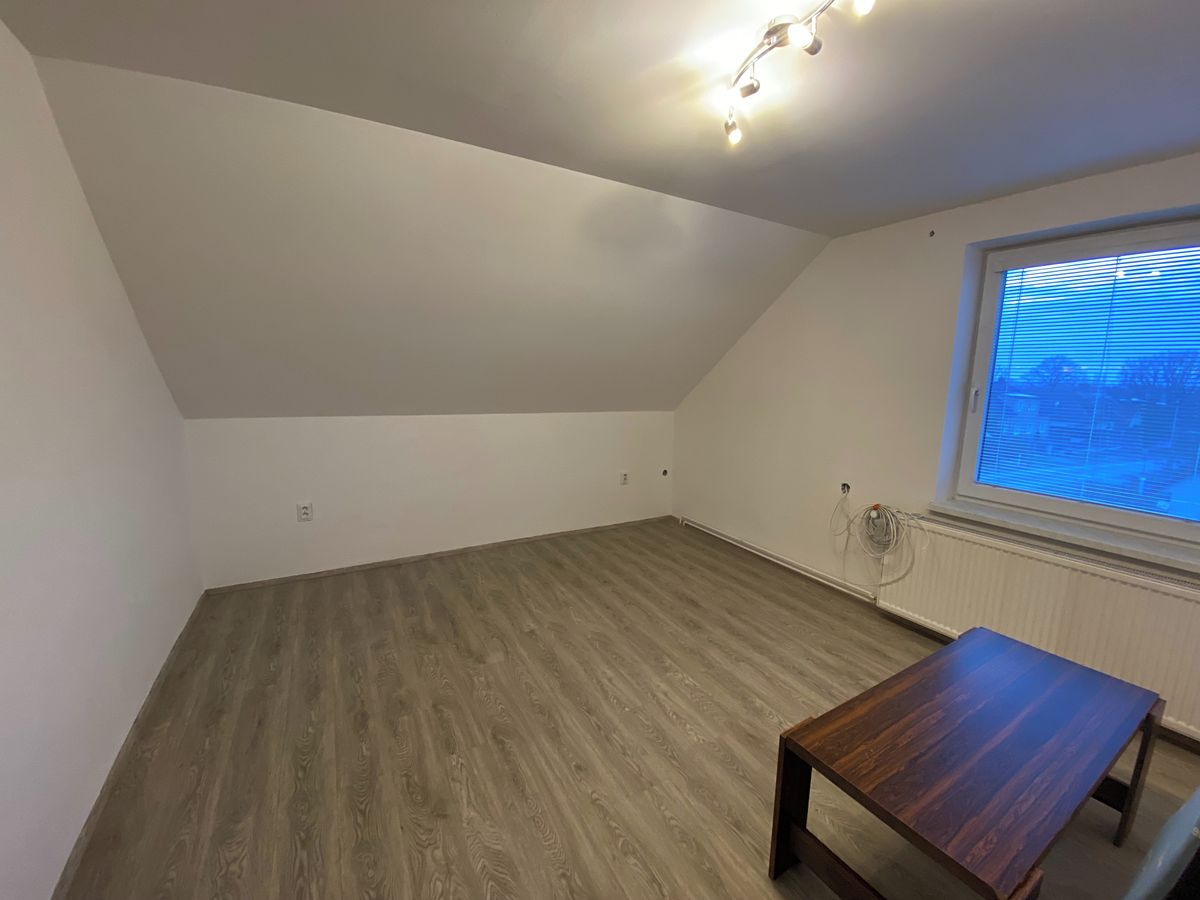 Pronájem rodinného domu 144 m², pozemek 677 m² – fotografie 4