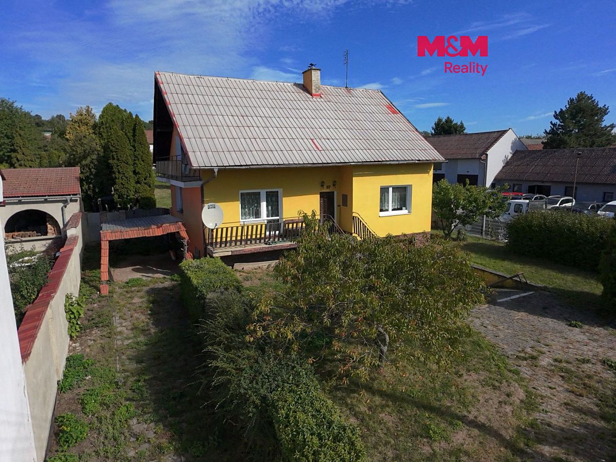 Prodej rodinného domu 140 m², pozemek 1840 m²