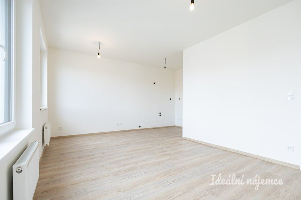 Pronájem bytu 1+kk 34 m² – fotografie 4