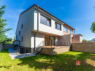 Prodej rodinného domu 257 m², pozemek 292 m²