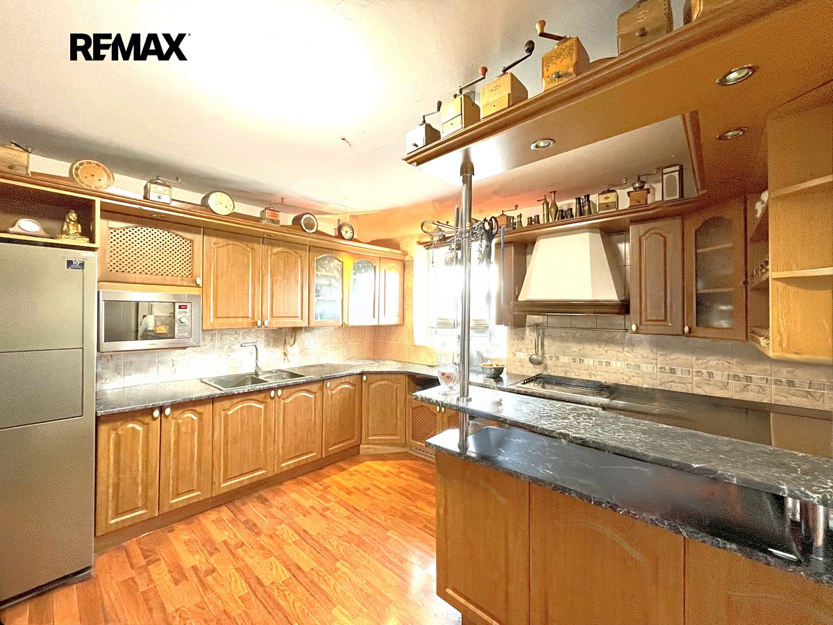 Prodej vícegeneračního domu 450 m², pozemek 754 m²