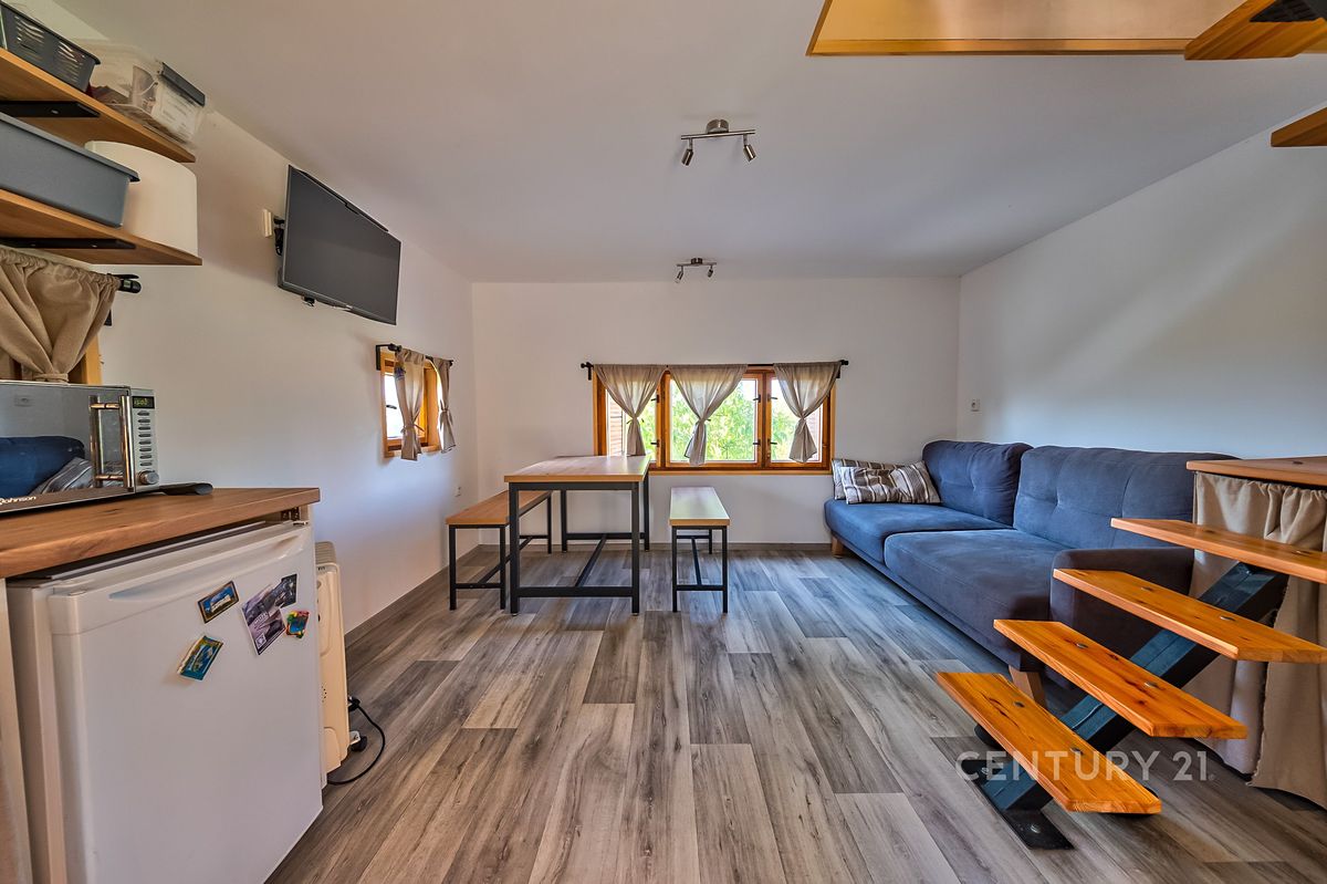Prodej stavebního pozemku 2003 m² – fotografie 4