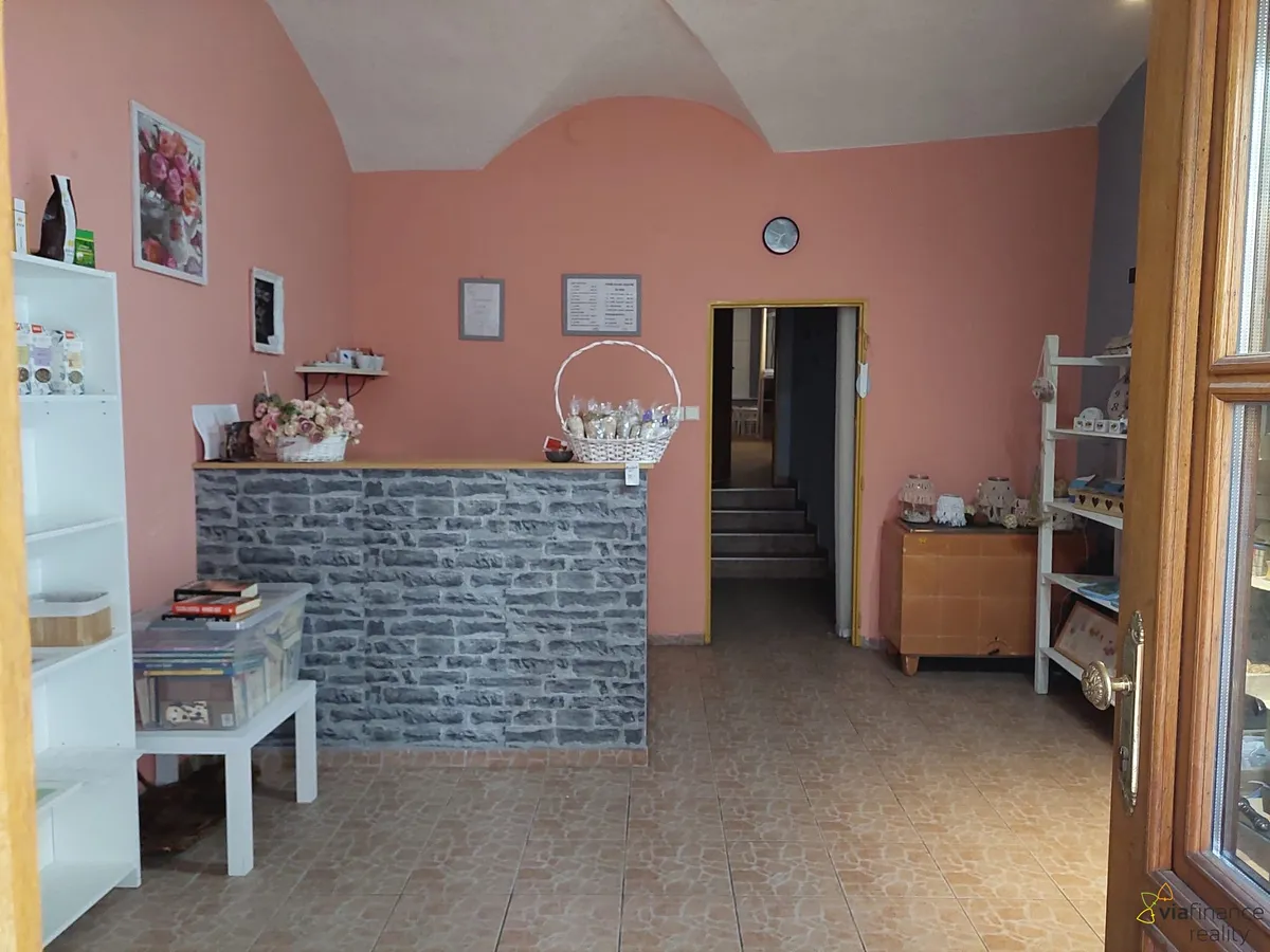 Pronájem obchodního prostoru 25 m²