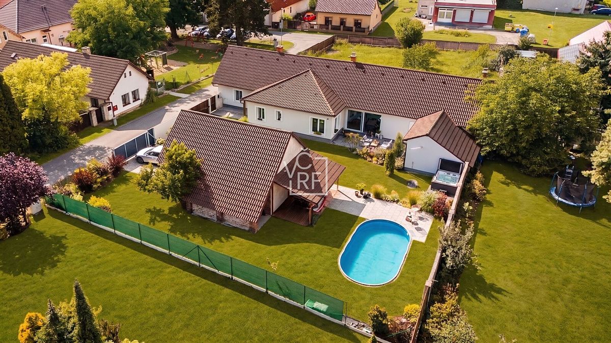 Prodej rodinného domu 170 m², pozemek 990 m²