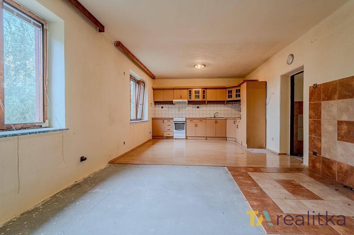 Prodej rodinného domu 126 m², pozemek 2044 m² – fotografie 3