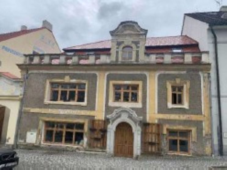 Dražba rodinného domu 431 m², pozemek 197 m², Unhošť – fotka 1 z 3