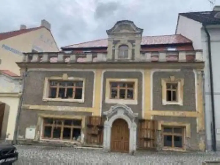 Dražba rodinného domu 431 m², pozemek 197 m², Unhošť – náhled fotky 1