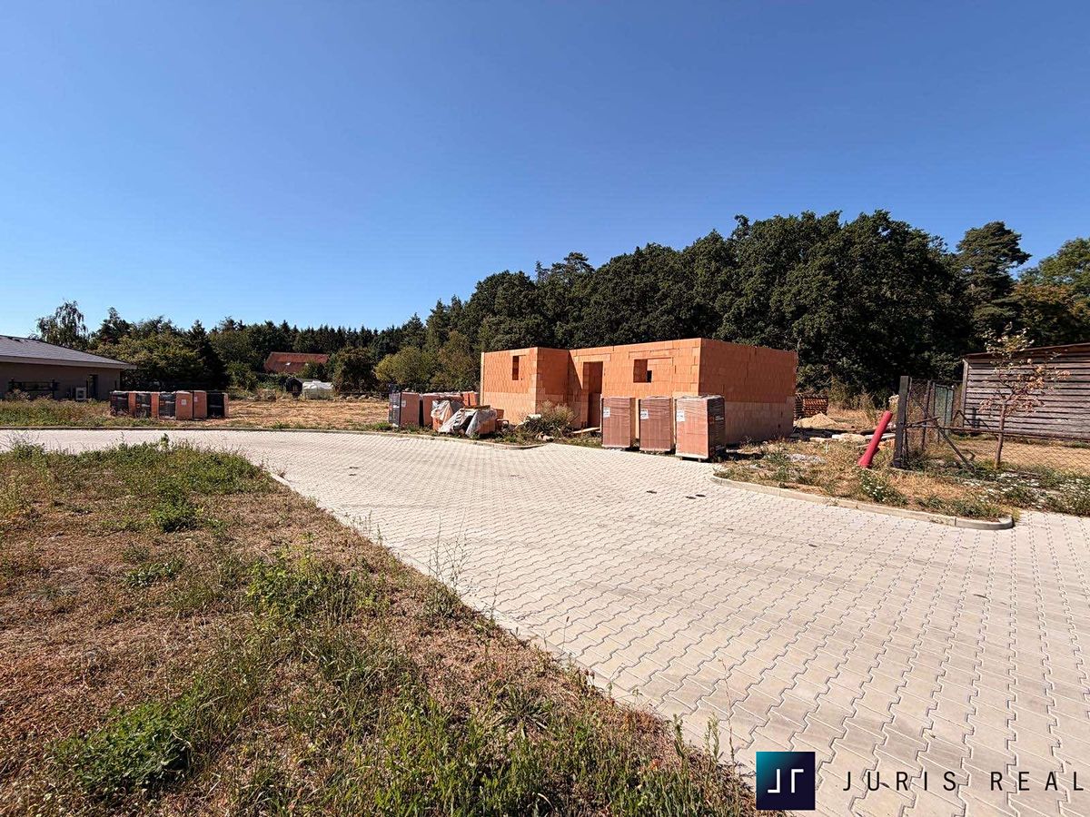 Prodej rodinného domu 137 m², pozemek 900 m² – fotografie 3