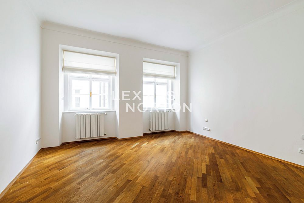Pronájem bytu 4+1 170 m² – fotografie 3
