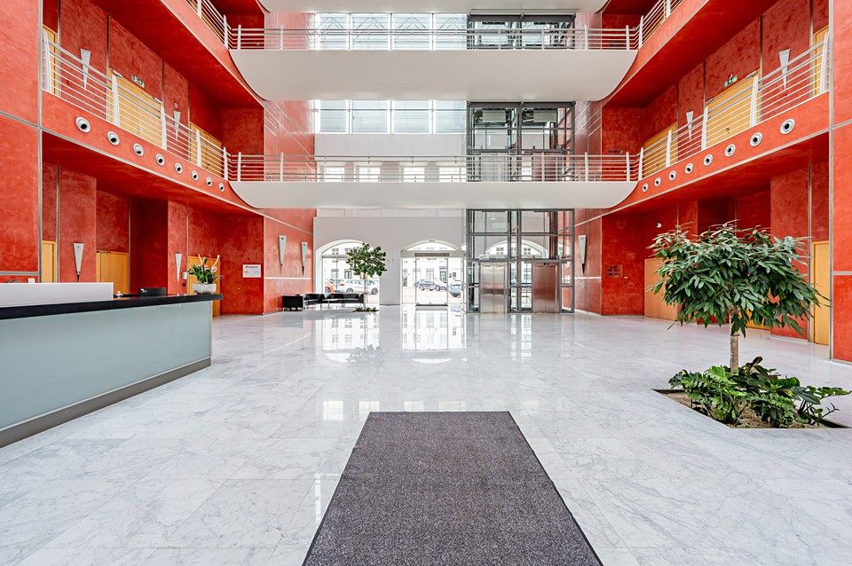 Pronájem kanceláře 489 m²