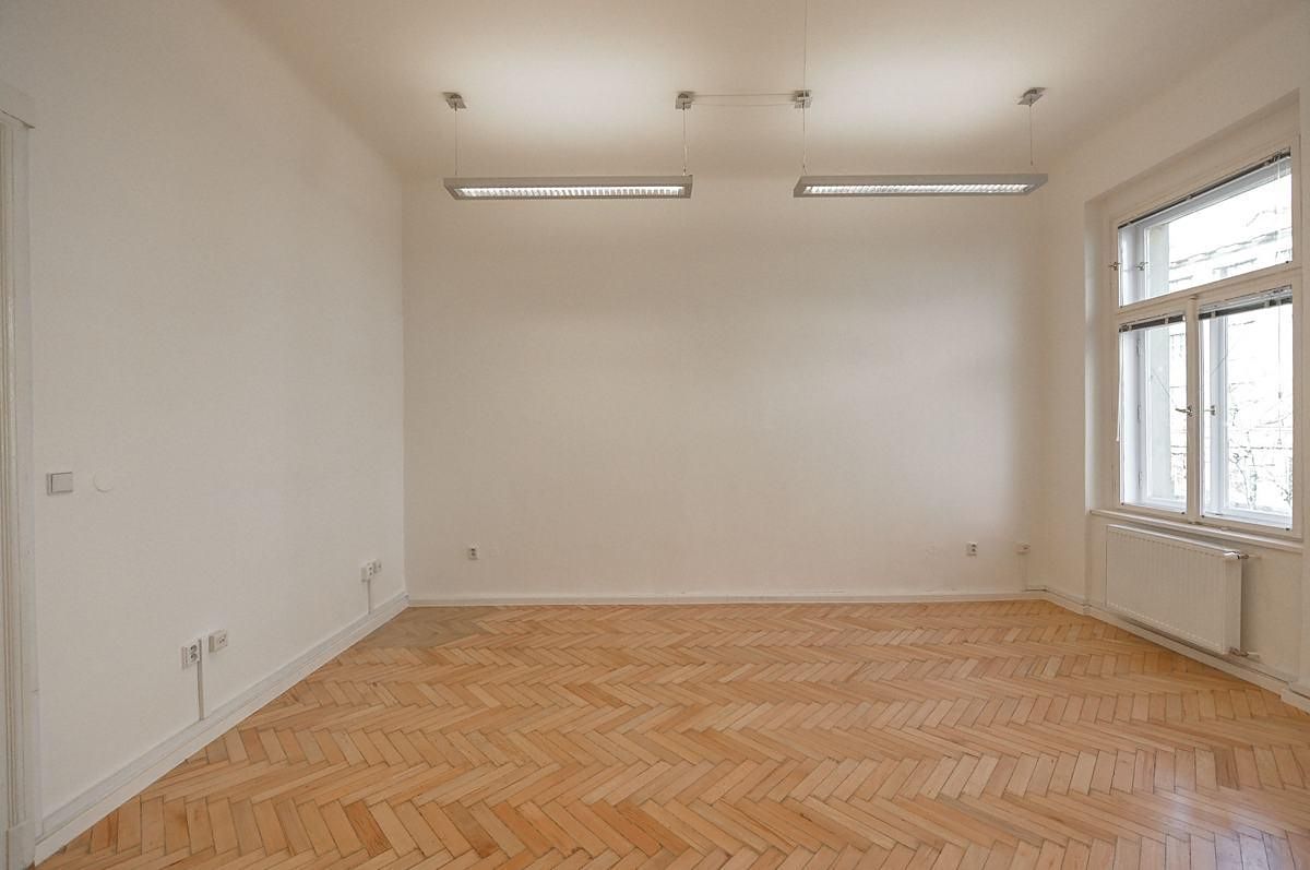 Pronájem kanceláře 104 m² – fotografie 3