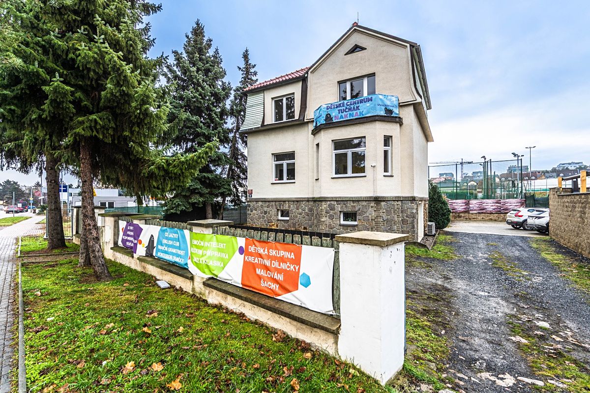 Prodej rodinného domu 220 m², pozemek 753 m²