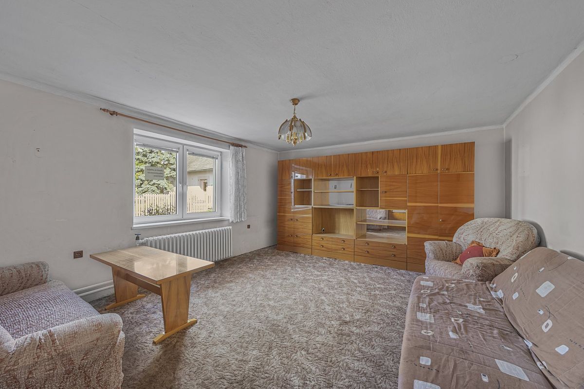 Prodej rodinného domu 200 m², pozemek 1338 m² – fotografie 4