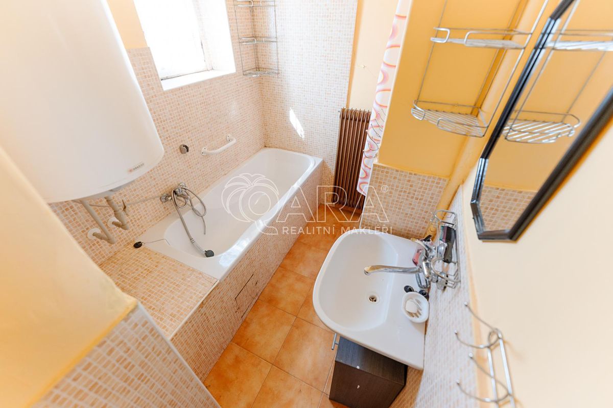 Prodej rodinného domu 238 m², pozemek 791 m² – fotografie 4