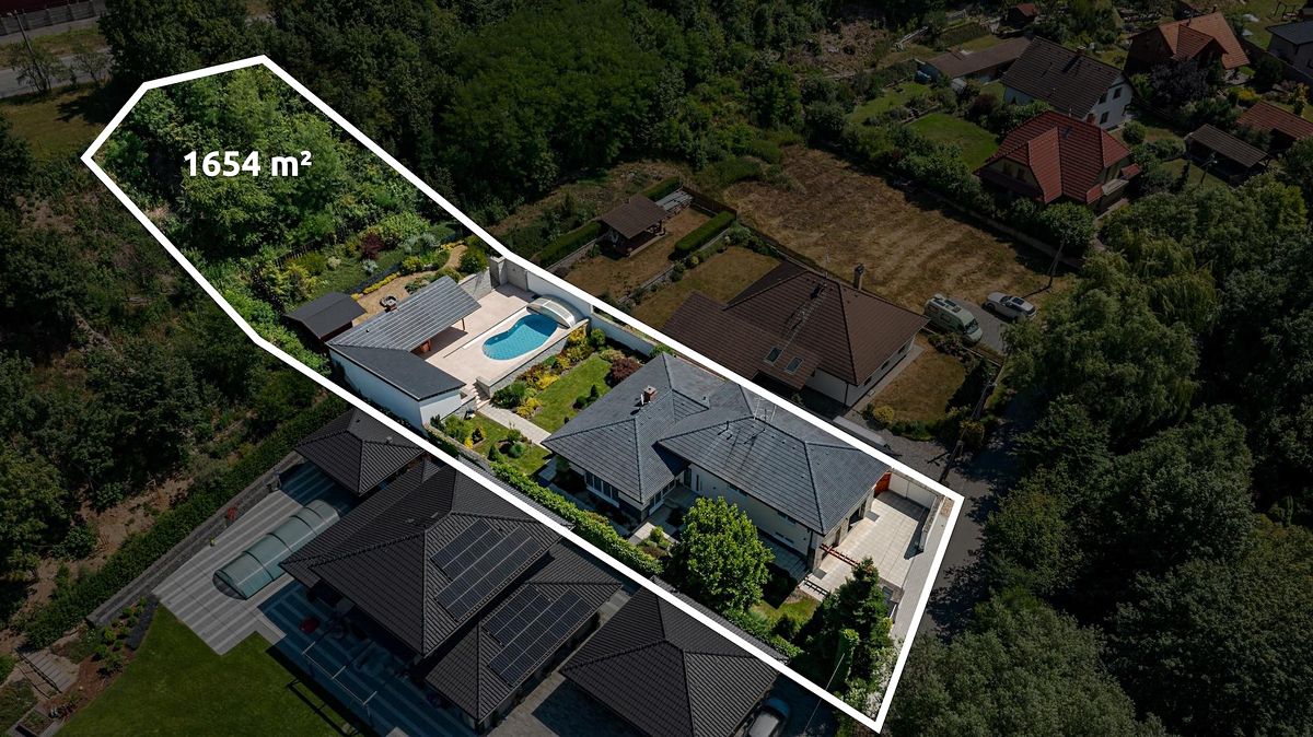 Pronájem rodinného domu 241 m², pozemek 1654 m² – fotografie 4