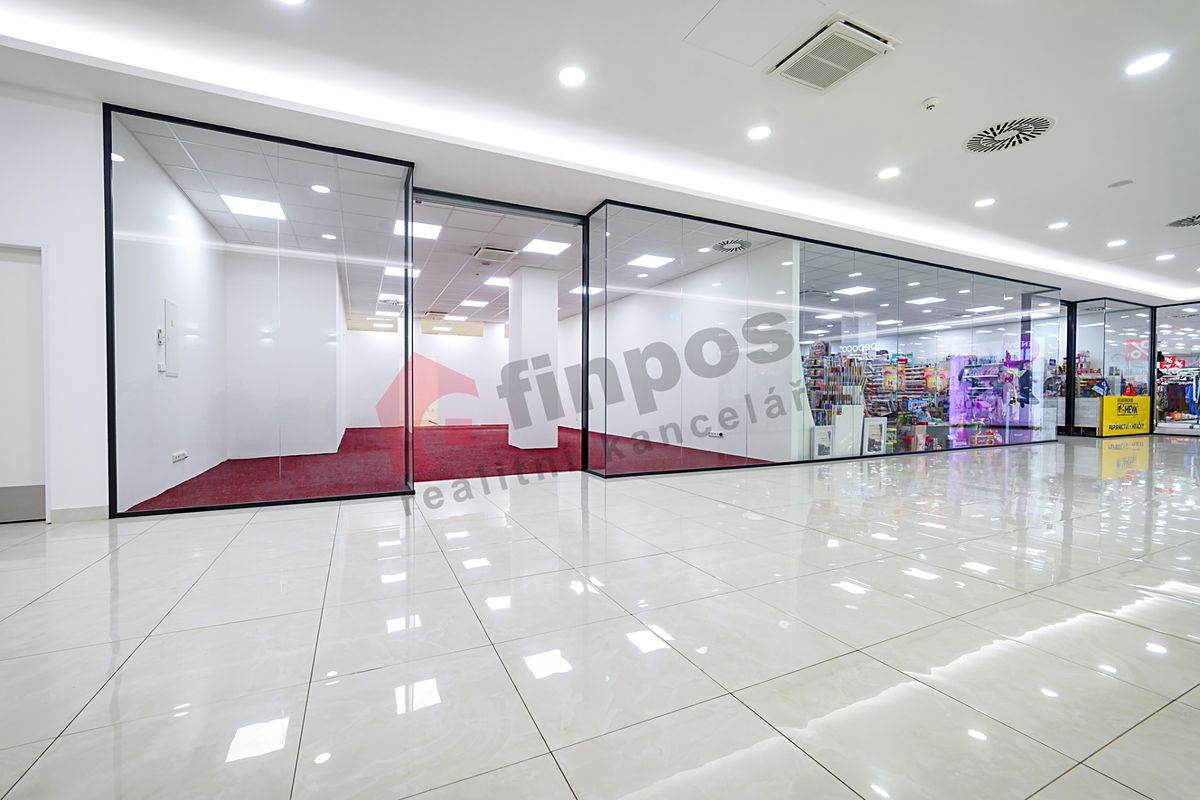 Pronájem obchodního prostoru 77 m² – fotografie 2