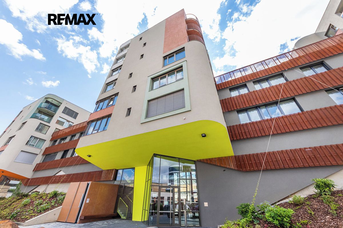 Pronájem bytu 1+kk 37 m² – fotografie 4