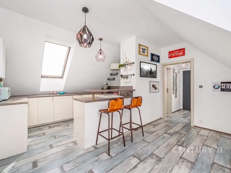 Prodej bytu 2+kk 45 m², Jesenice – náhled fotky 2