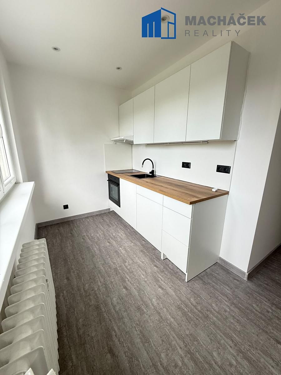 Pronájem bytu 2+1 55 m² – fotografie 2