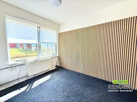 Pronájem kanceláře 37 m², Kunovice – náhled fotky 2