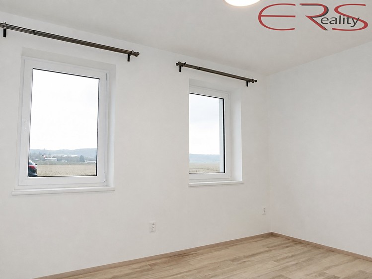 Pronájem bytu 3+kk, 72 m² (6 z 16)