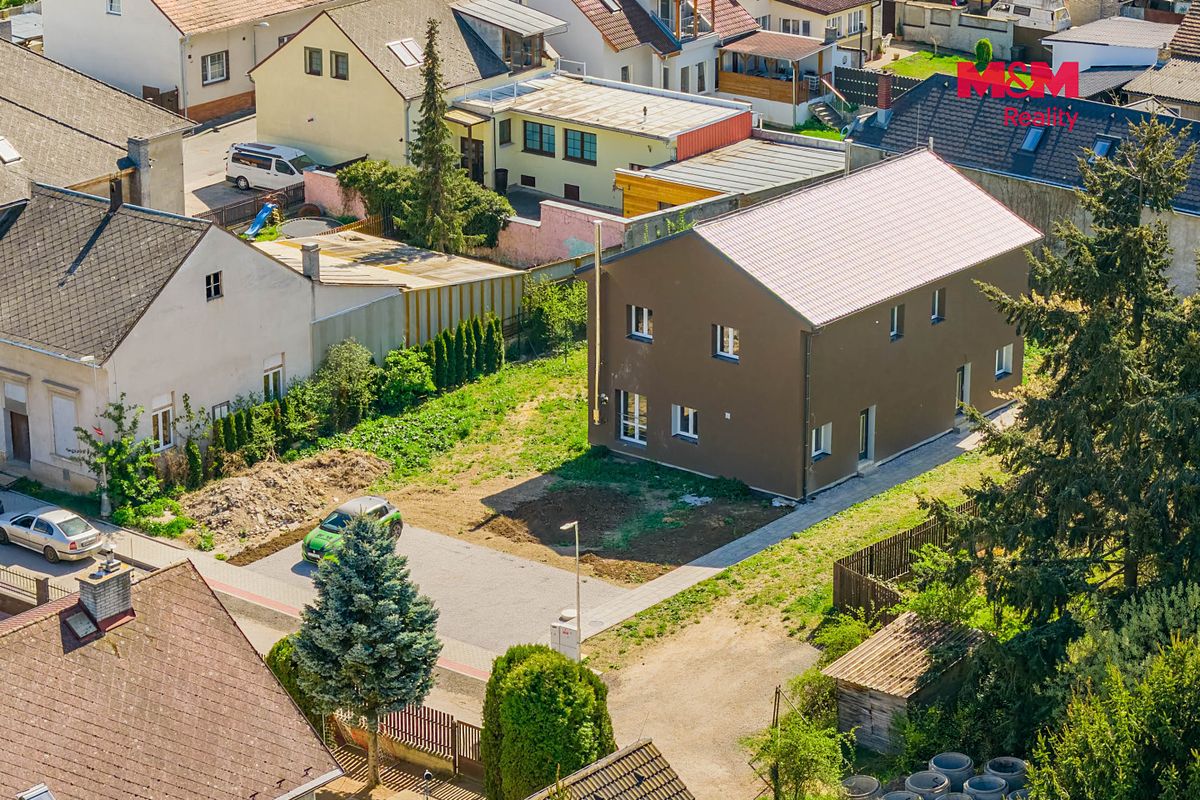 Prodej rodinného domu 97 m², pozemek 298 m² – fotografie 2