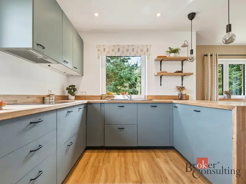 Prodej rodinného domu 194 m², pozemek 866 m², Litošice – náhled fotky 2
