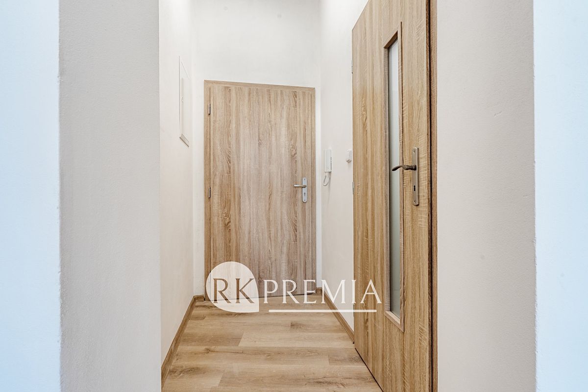 Pronájem bytu 2+kk 47 m² – fotografie 2