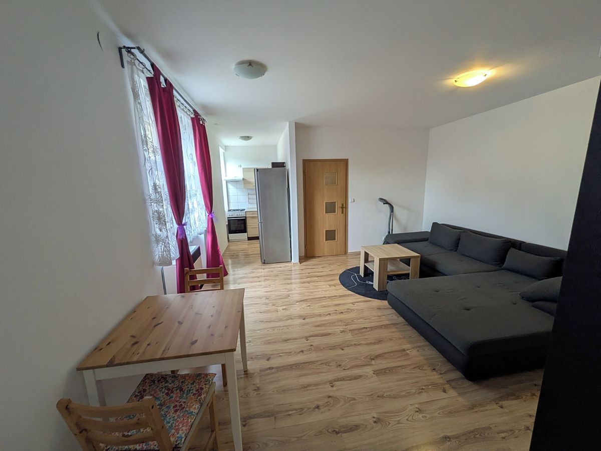 Pronájem bytu 2+kk 47 m² – fotografie 2