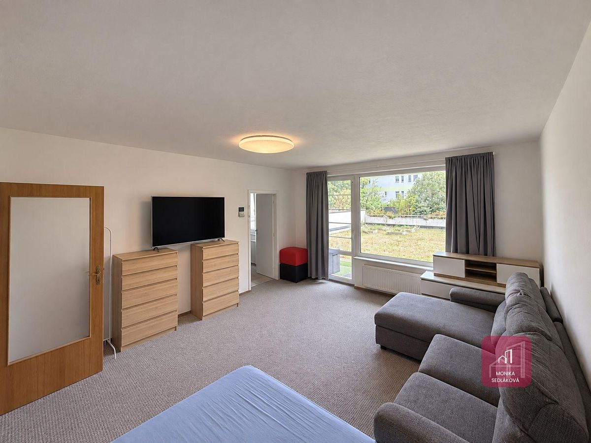 Pronájem bytu 1+1 52 m² – fotografie 2