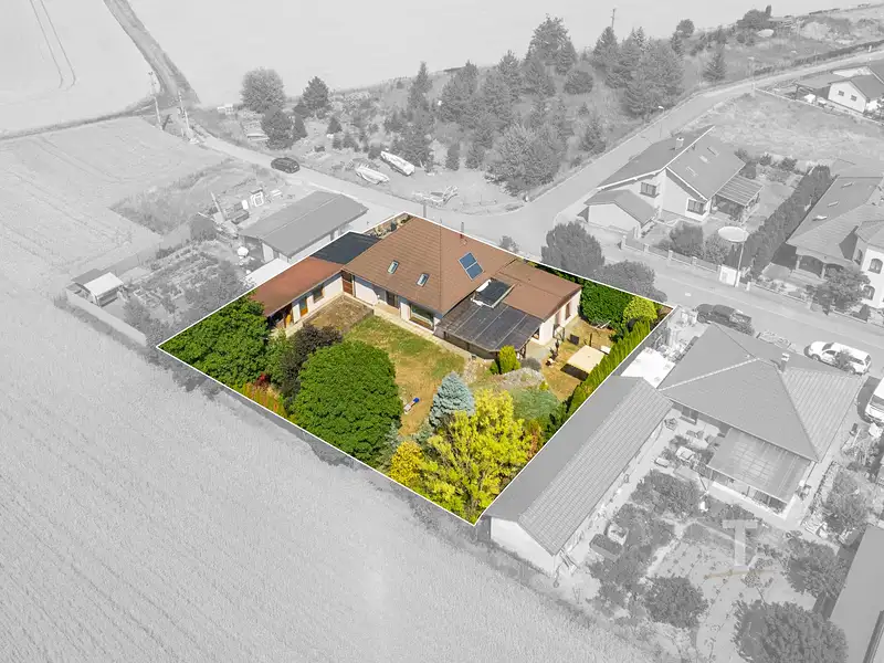 Prodej rodinného domu 280 m², pozemek 1190 m², Lechovice – náhled fotky 1