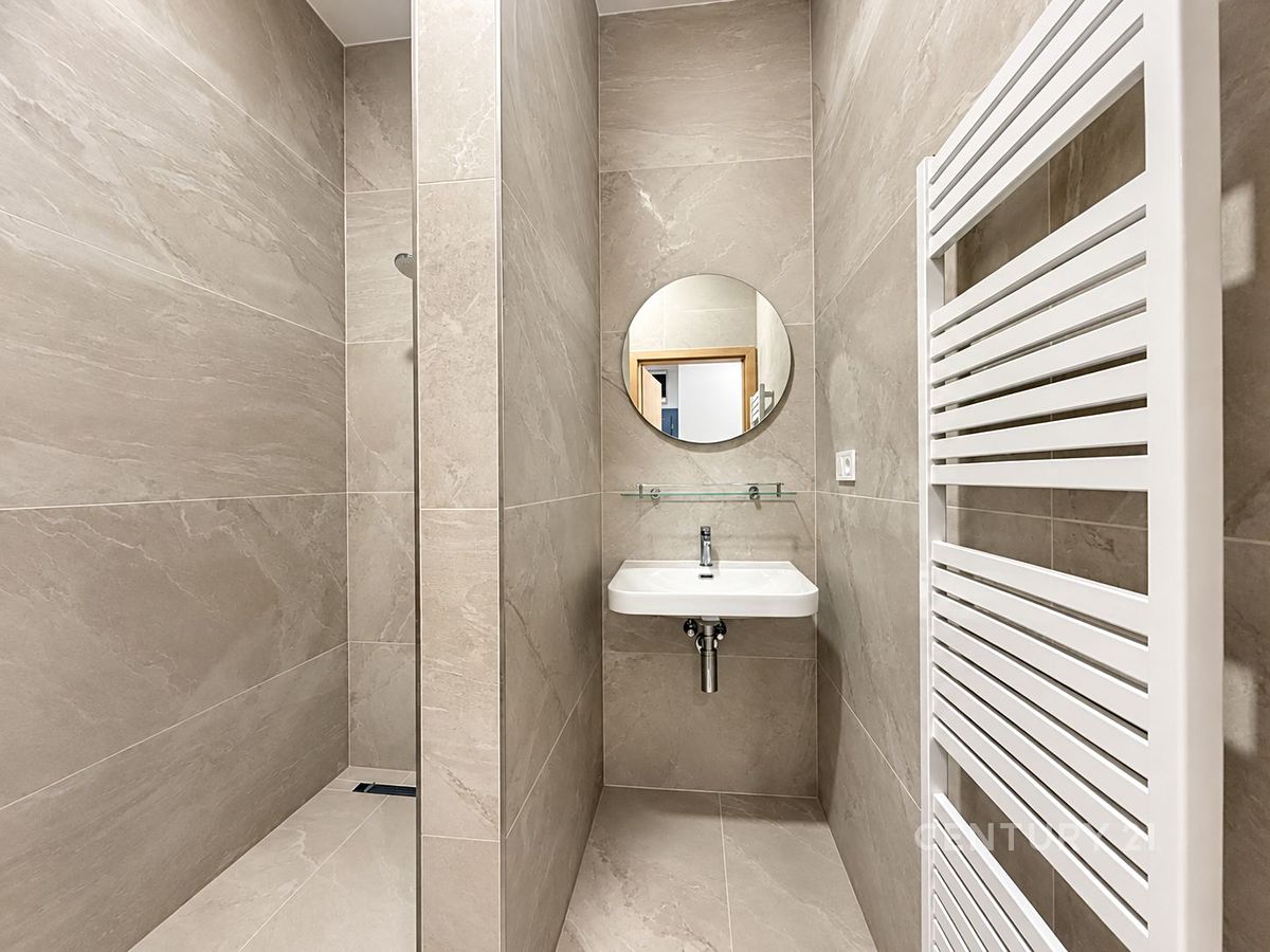 Pronájem bytu 2+kk 62 m² – fotografie 3