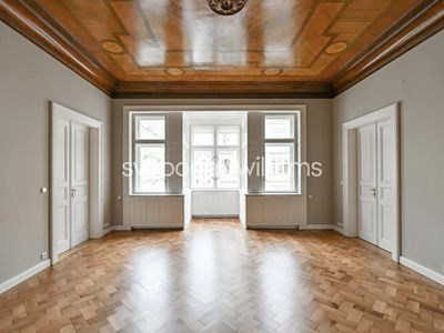 Pronájem bytu 6 pokojů a více 285 m²