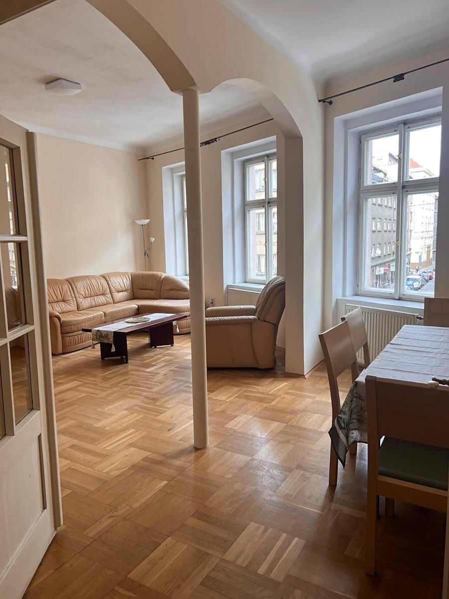 Pronájem bytu 4+1 140 m² – fotografie 4
