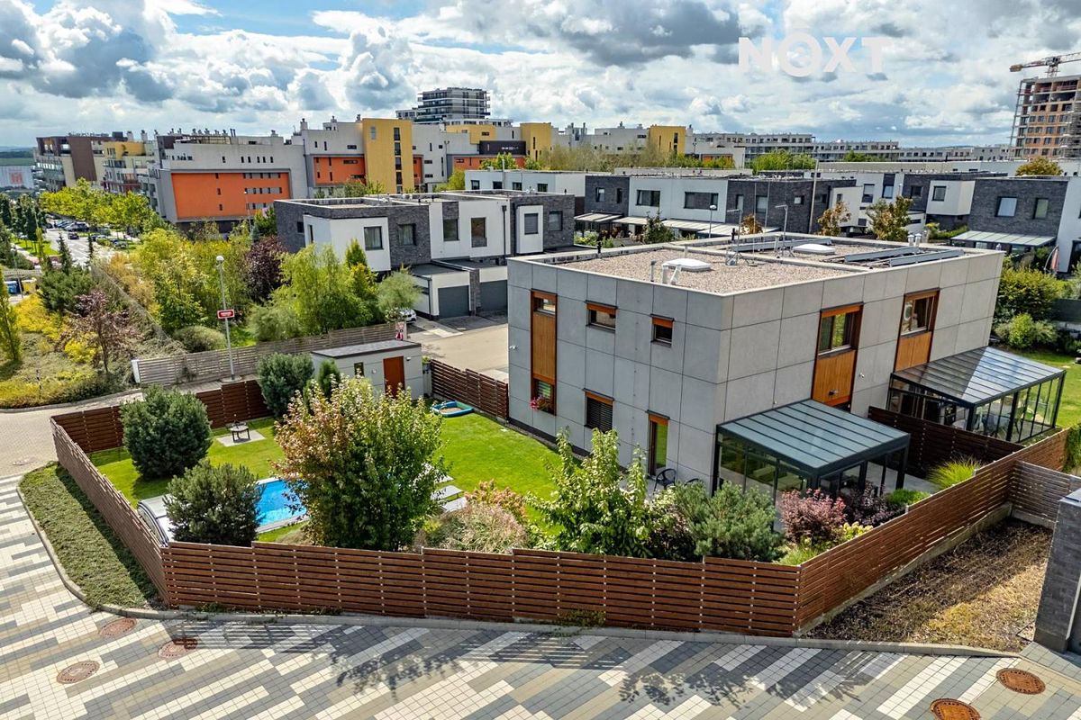 Prodej rodinného domu 157 m², pozemek 528 m² – fotografie 2