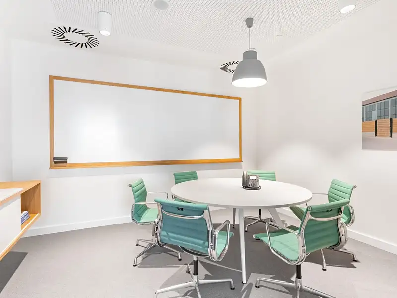 Pronájem kanceláře 25 m², Praha – náhled fotky 3