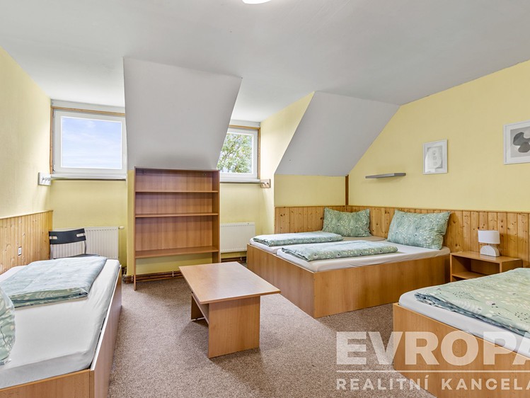 Комерційне приміщення на продаж, 1 751 м² (24 з 35)