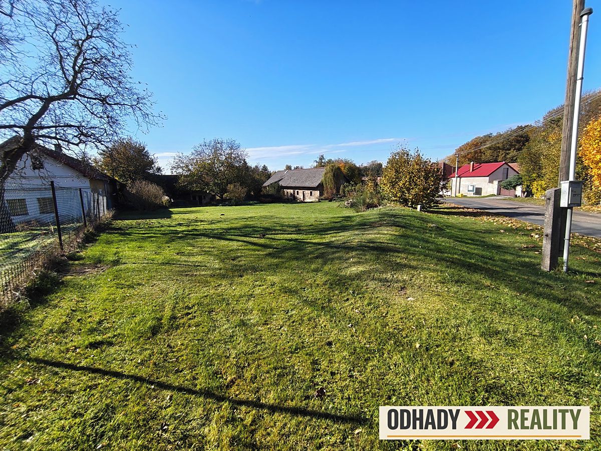Prodej stavebního pozemku 836 m² – fotografie 5