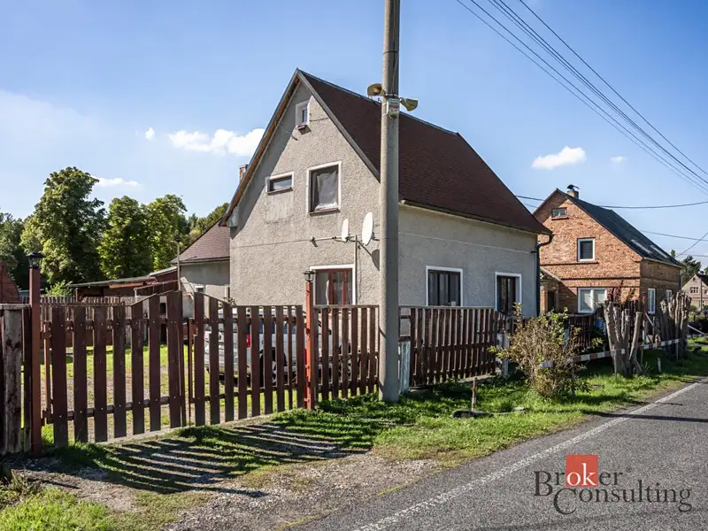 Prodej rodinného domu 140 m², pozemek 891 m², Černousy – náhled fotky 1