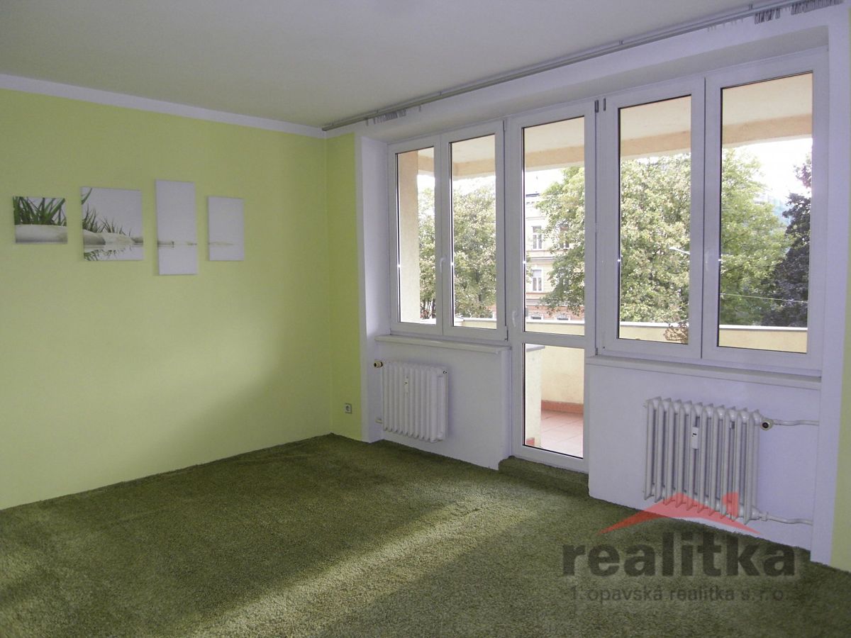 Pronájem bytu 2+1 80 m² – fotografie 3
