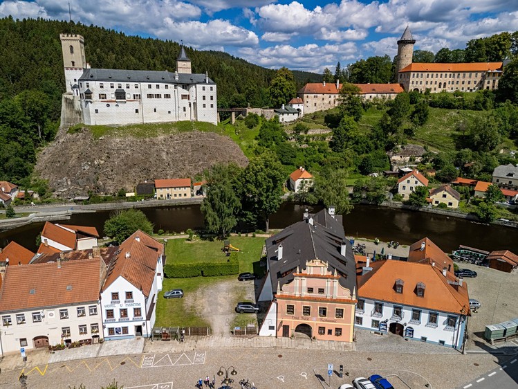Комерційне приміщення на продаж, 1 750 м² (1 з 32)