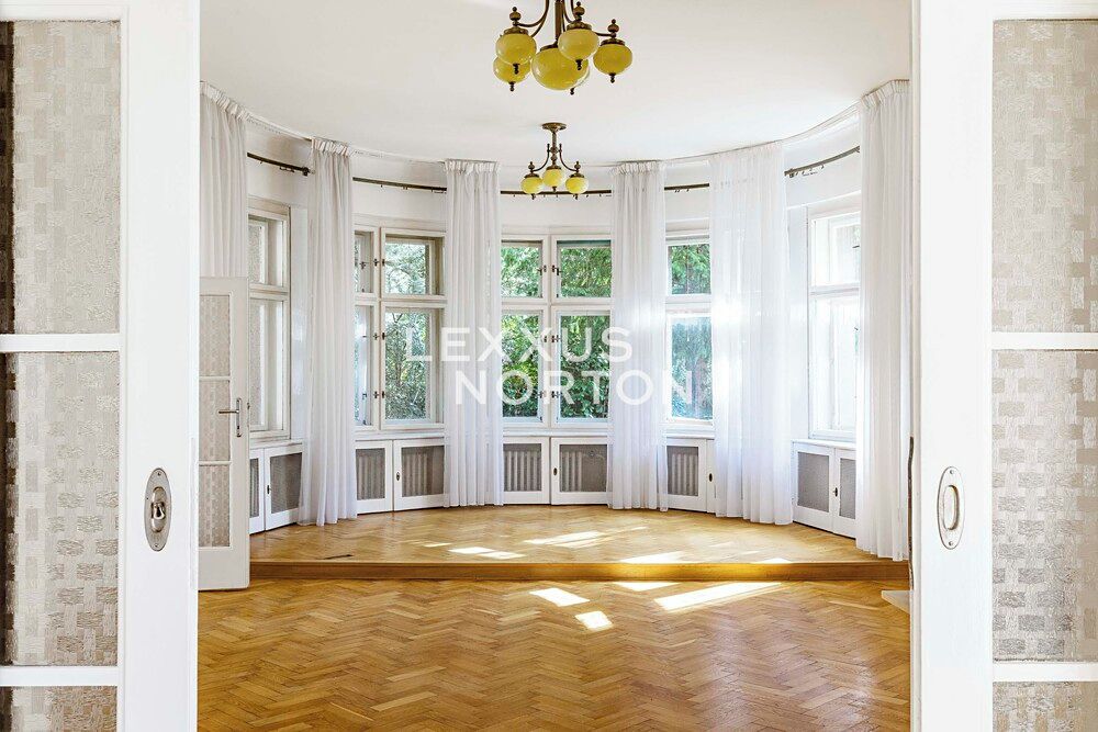 Prodej bytu 6 pokojů a více 228 m²