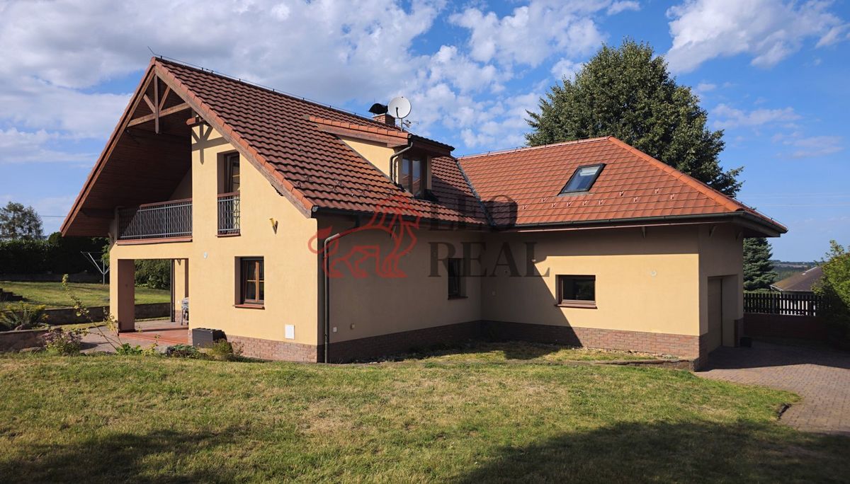 Prodej vily 316 m², pozemek 1751 m² – fotografie 3
