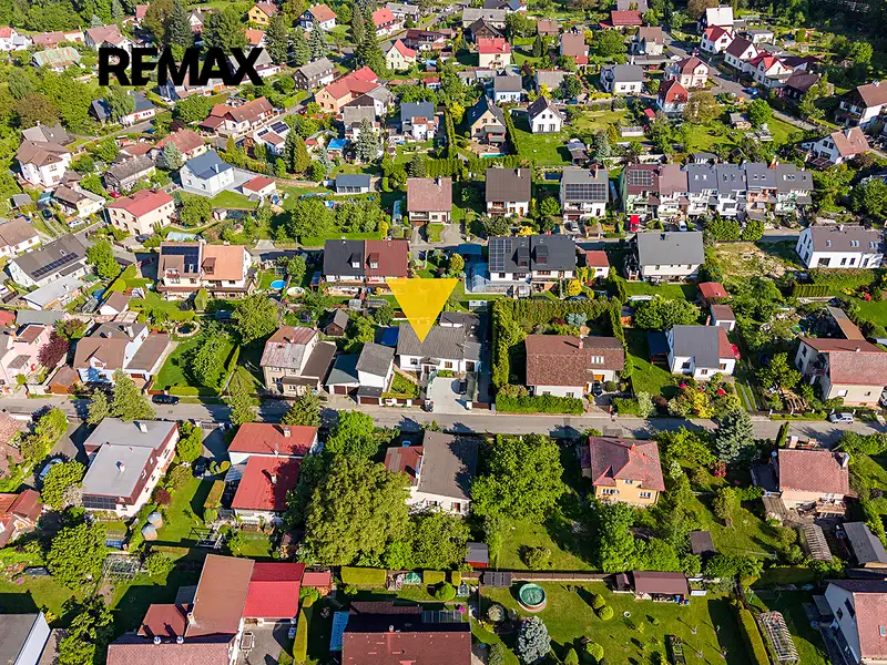 Prodej rodinného domu 298 m², pozemek 654 m², Nový Bor – náhled fotky 2