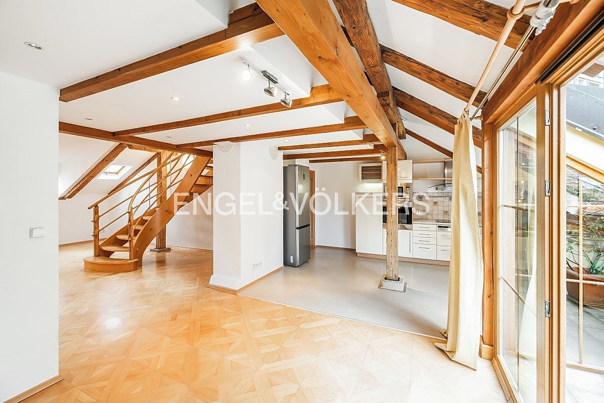 Pronájem bytu 4+kk 221 m² – fotografie 5